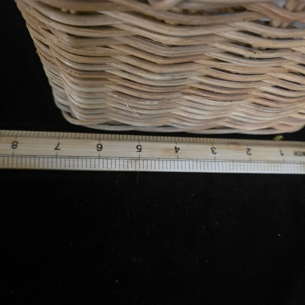 Woven Wicker Basket with Apple Ceramic Tile Green Trim‎ Farmhouse Cottagecore